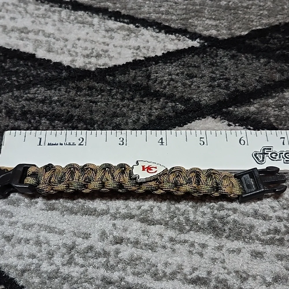 KIDS KANSAS CITY CHIEFS ARROWHEAD CAMO PARACORD SURVIVAL BRACELET UNISEX